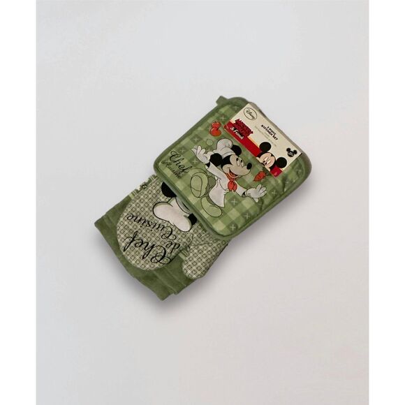 Mickey Mouse & Friends 3 Piece Kitchen Set Dish Towel, Pot Holder, & Oven Mitt - Picture 9 of 10